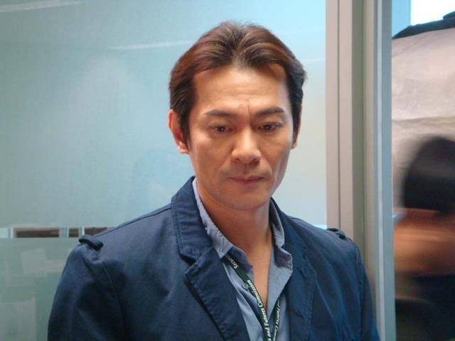 香港演员江华为何退出演艺圈,演员江华当年有多红