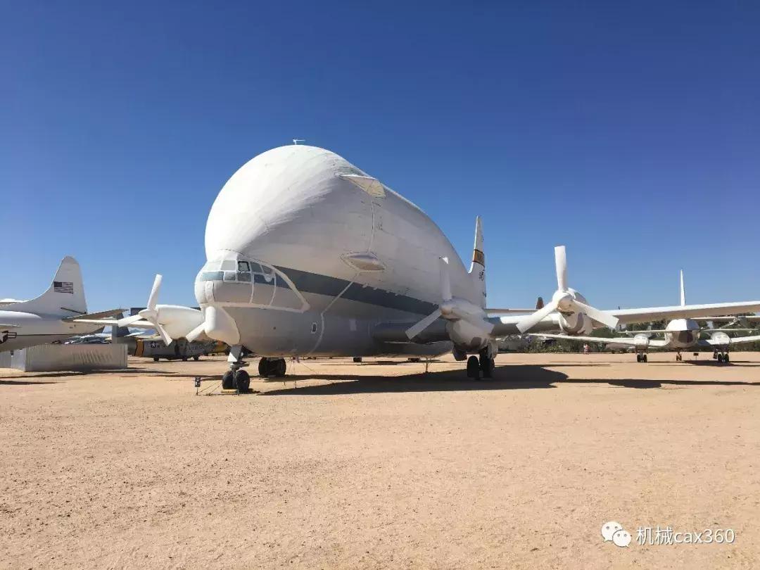 最大型运输机自重是多少吨,目前全世界最大的运输机