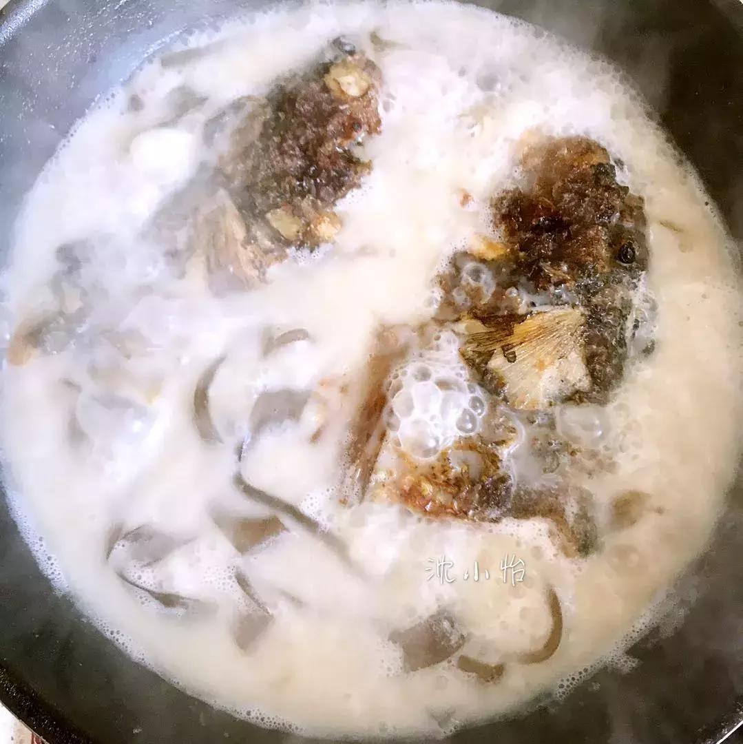 为啥做的鱼头汤的味道不太好喝呢,为什么自己煮的鱼头汤总是不白