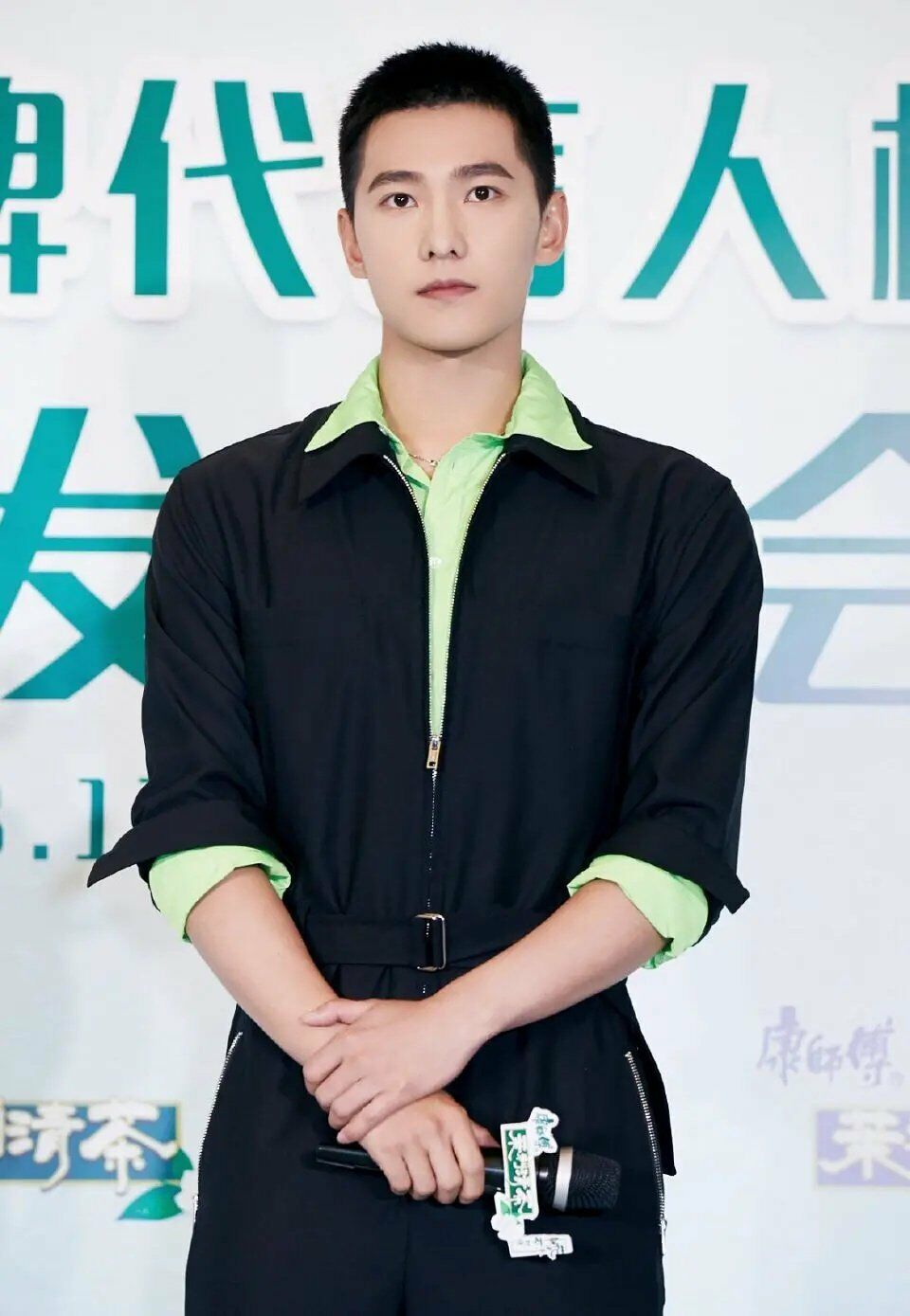 几种锅盖头男生发型的图片和名称,男生类似锅盖头的发型