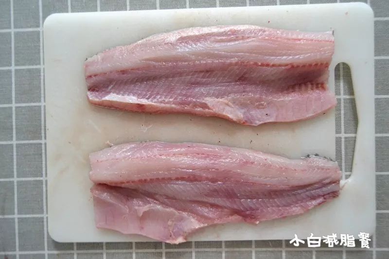 斑鱼片切法教程,斑鱼片正确切法