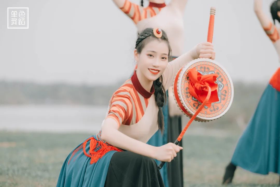 上热搜的民族舞,上热搜的舞蹈