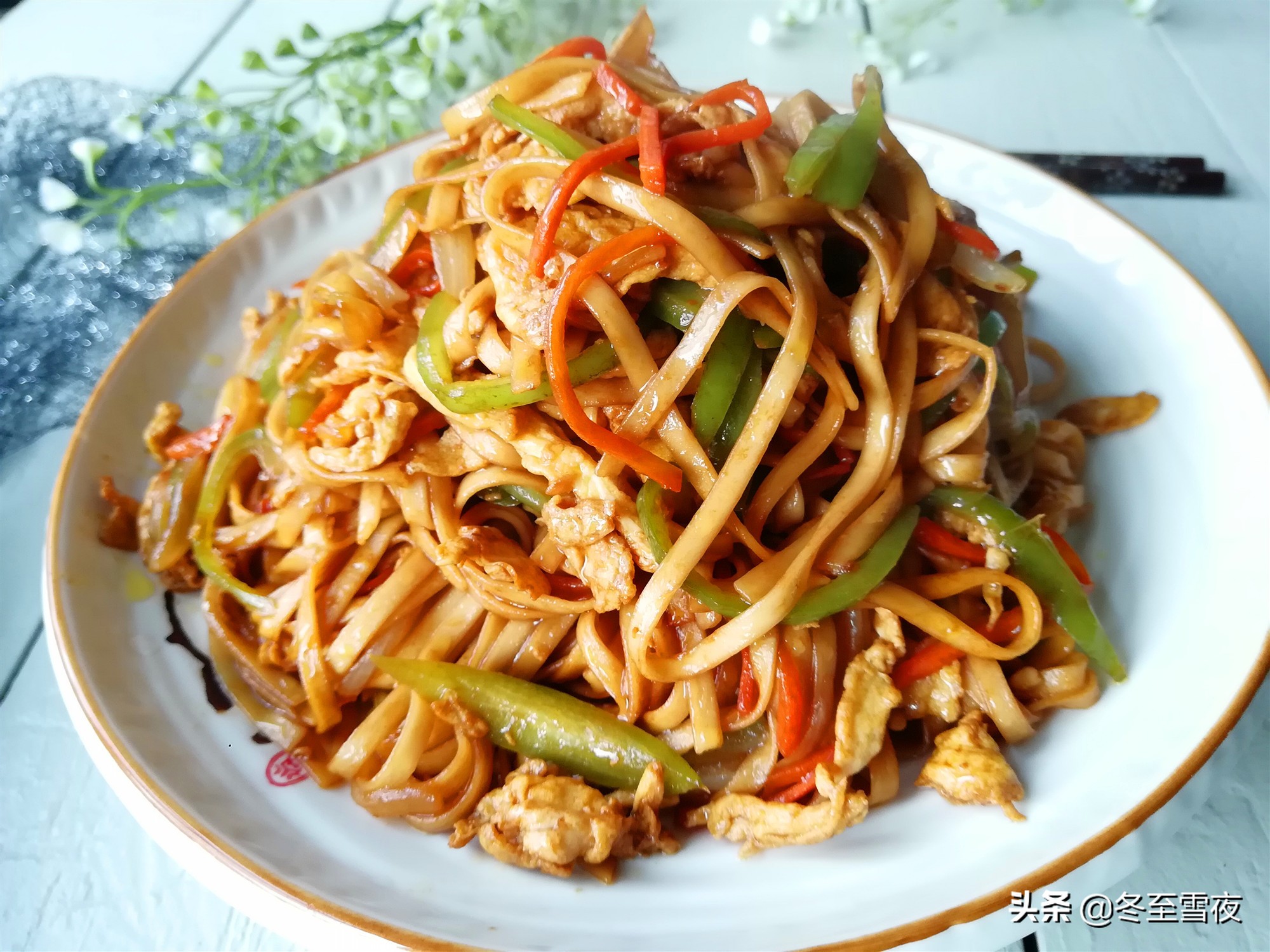 如何做炒面好吃又简单用挂面,在家用挂面做炒面既简单又好吃