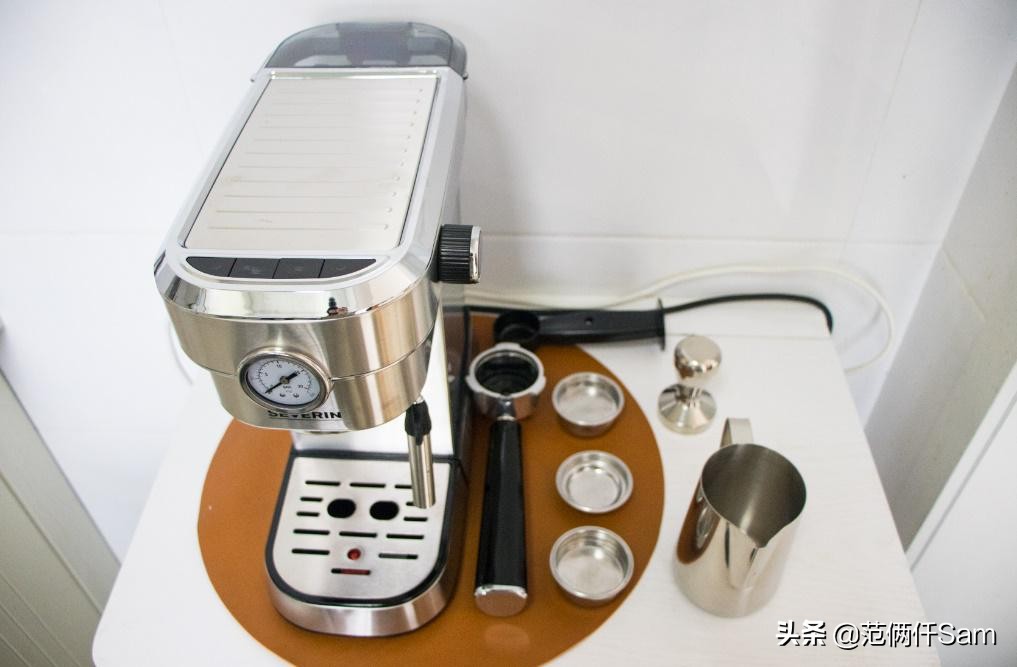 十五秒学会三段咖啡拉花,半自动意式咖啡机使用技巧