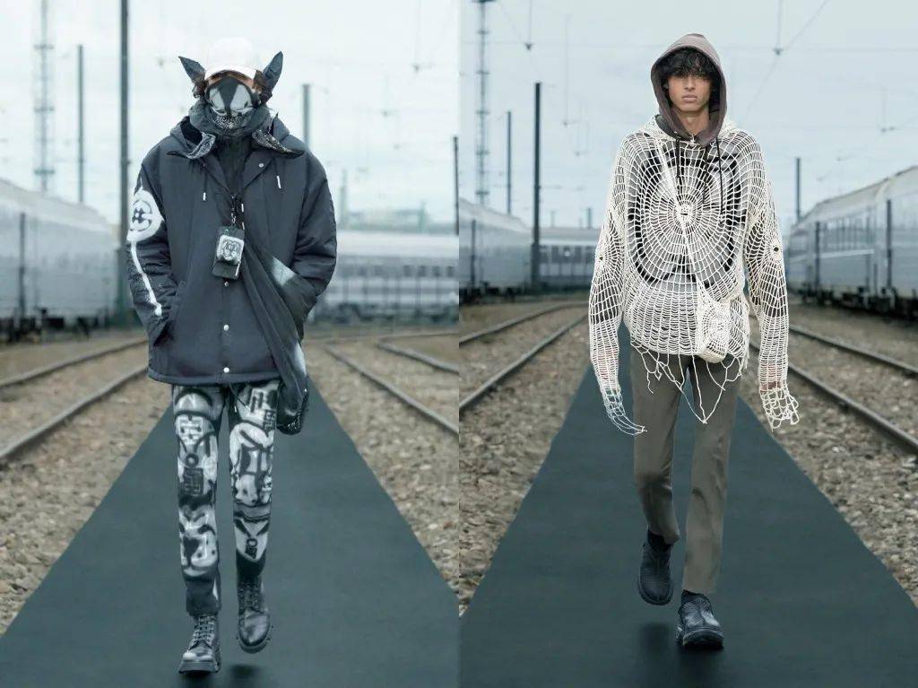 献礼影片《革命者》《1921》上映、菲拉格慕发布2021冬季系列...