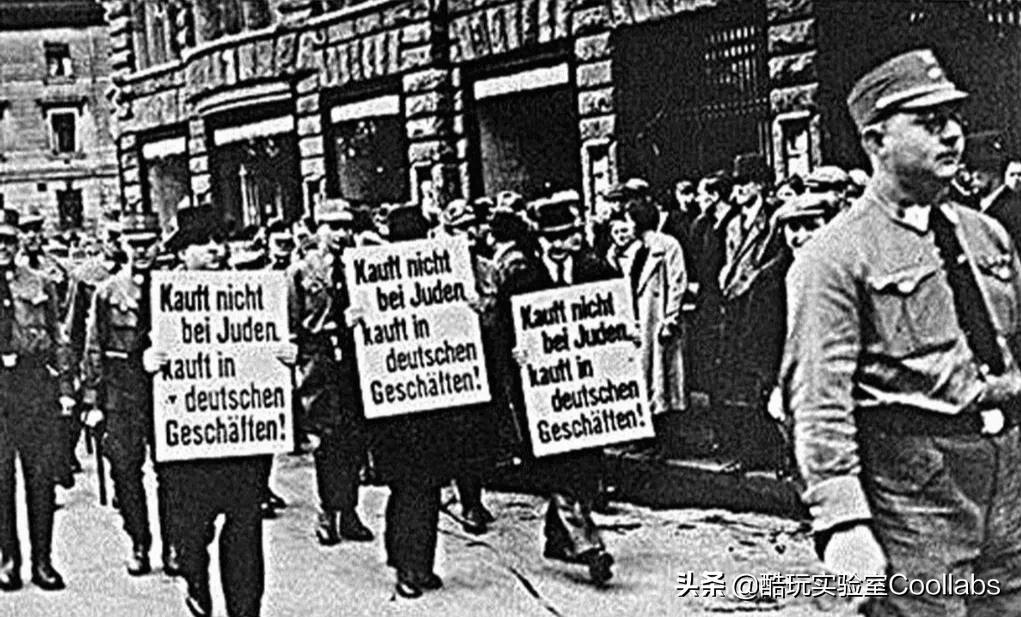 二次元年轻人，不配唱《国际歌》？