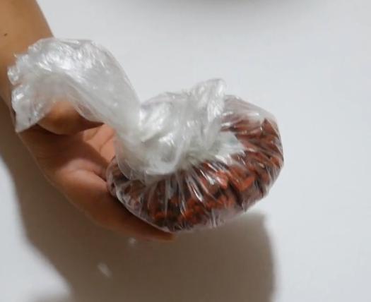 受潮的枸杞怎么恢复变干变脆,枸杞怎么保存才不会受潮湿