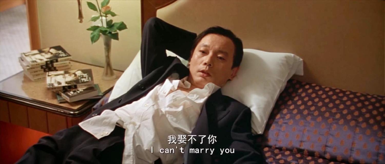 男人离婚后,为什么不愿娶小三?电影《手机》揭开了阴暗的人性