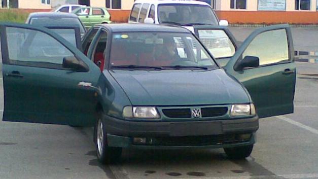 90年代都市高尔夫汽车,一汽大众三厢高尔夫