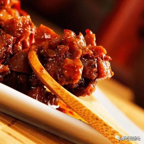 牛蒡怎么吃牛蒡的常见吃法,鲜牛蒡的吃法及禁忌