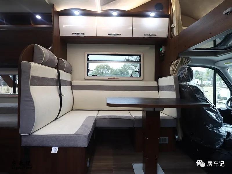 隆翠凯歌双拓展房车,隆翠房车凯歌c620中国红