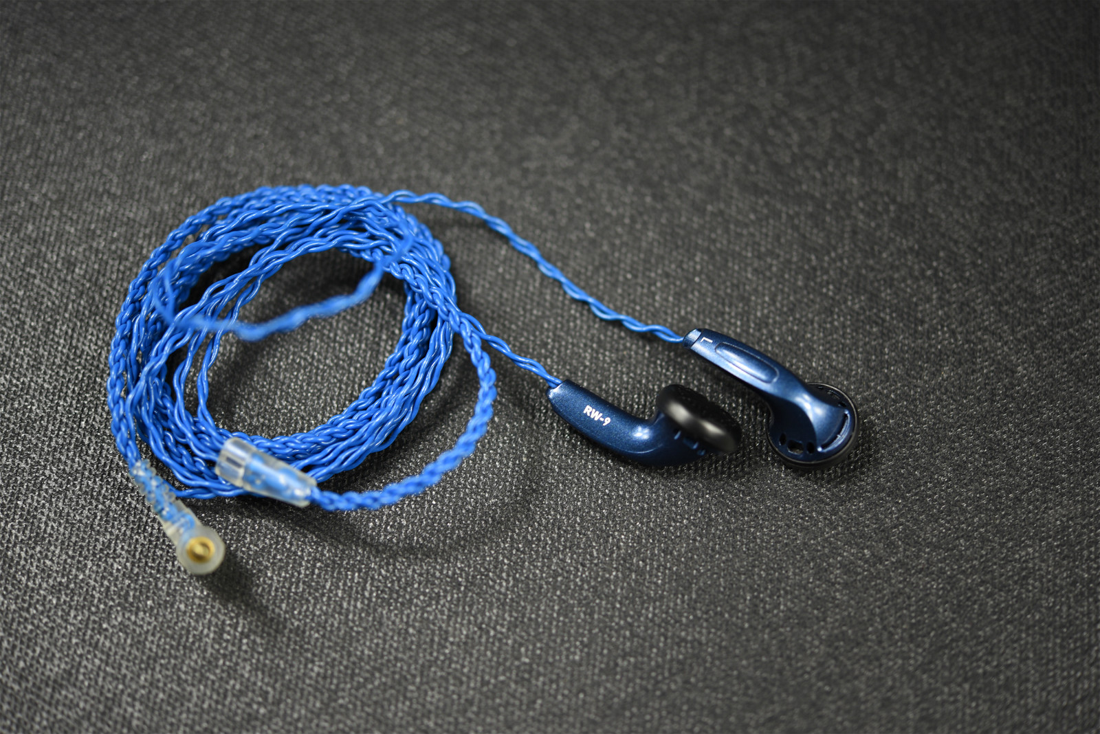 200元内音质最好的平头塞,200左右的头戴式耳机性价比推荐