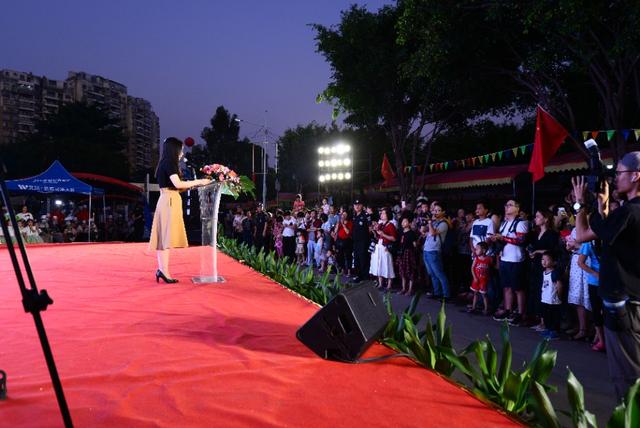 鐑椆搴嗙鏉庢皬瀹楃濂犲熀浠紡,鐣閽熸潙瀛斿瓙璇炶景