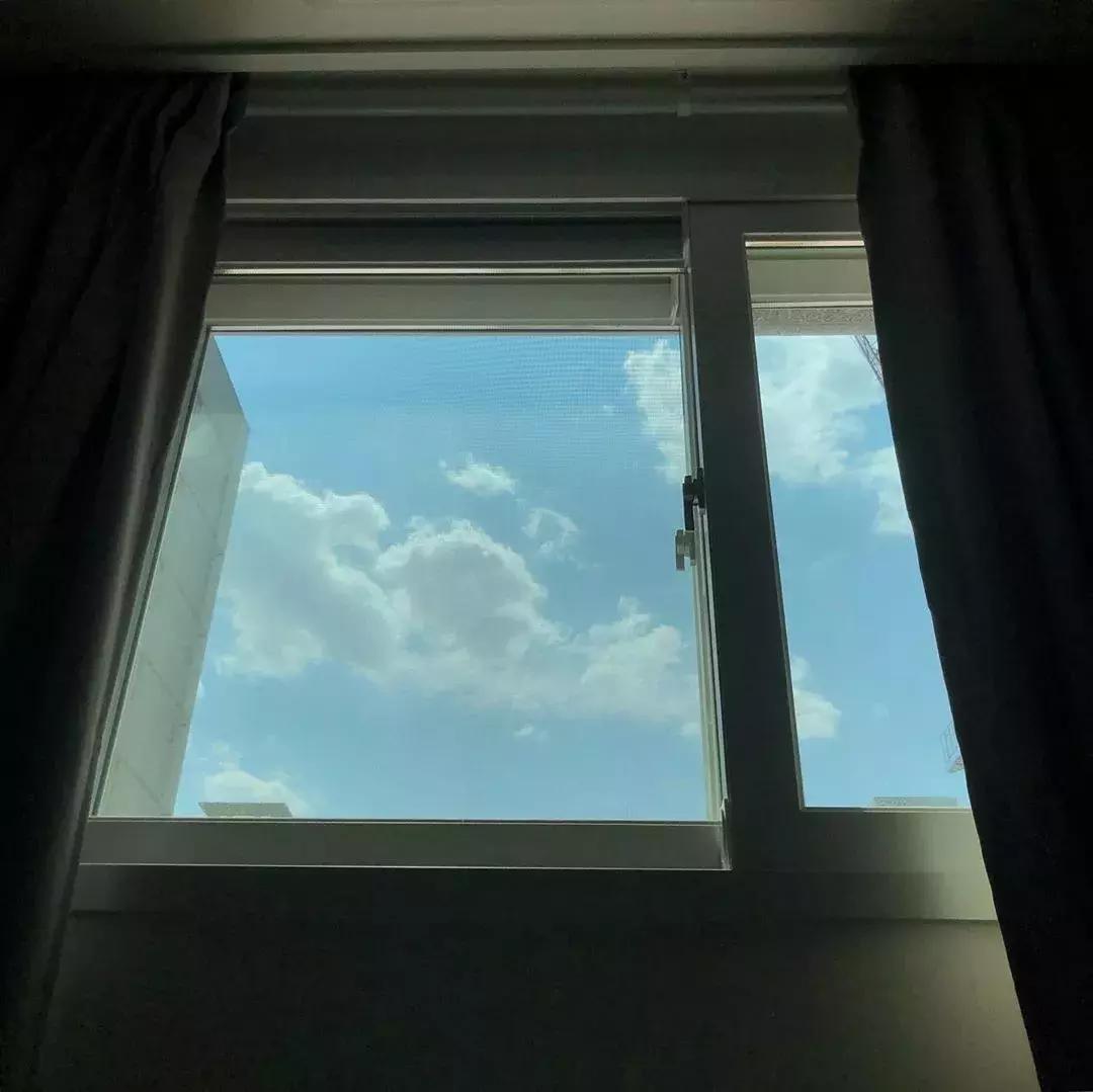 29岁女孩独居图片,29岁独居女孩的视频