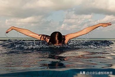 游泳对男性生殖健康有什么好处,冬天在游泳馆里游泳的好处与坏处