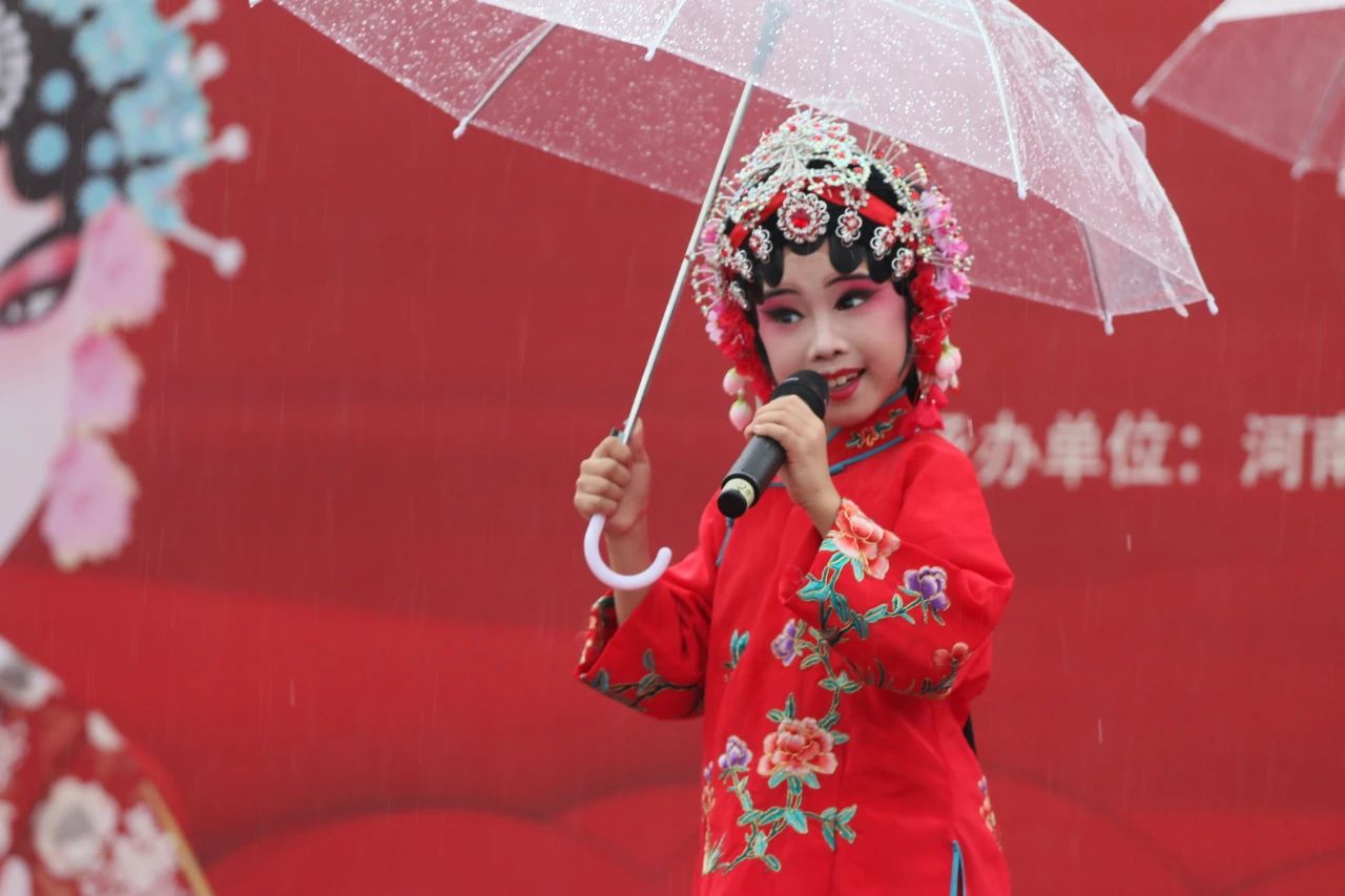 打造美丽乡村唱响黄河文化——2020年度“中原戏迷擂台赛”启动仪式暨首场晋级赛鸣锣开唱