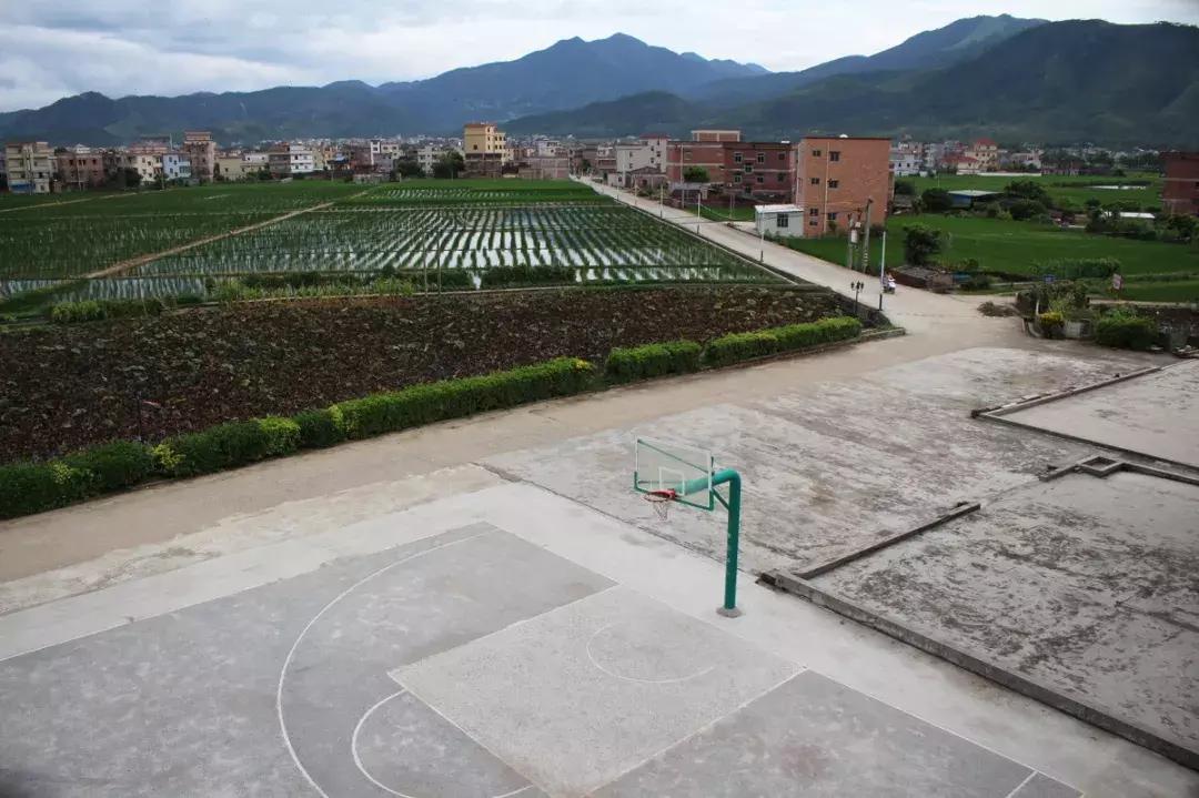 真羡慕那些住酒店的人,真羡慕那些住高档小区的人