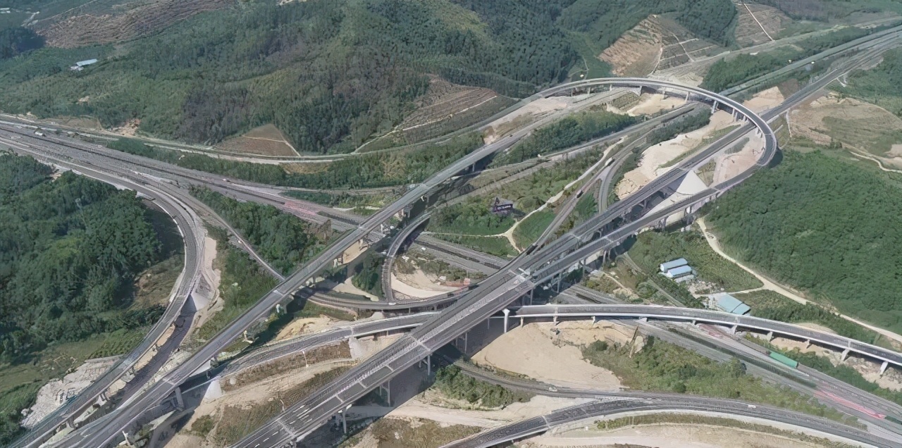 云南单公里造价最高的高速,云南在建的高速公路