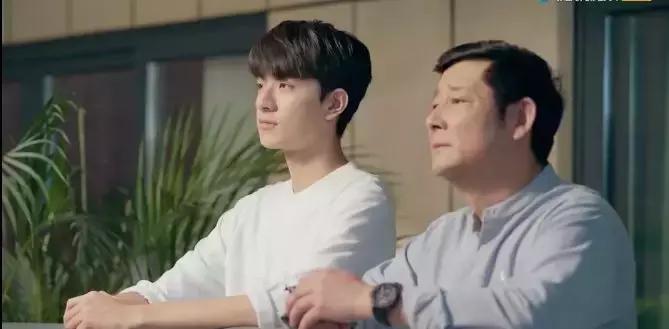 面试粉色衬衫,穿粉色衬衫面试