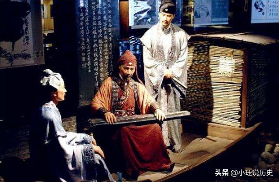 歌女向苏轼求诗，前两句太过平淡，后两句化腐朽为神奇