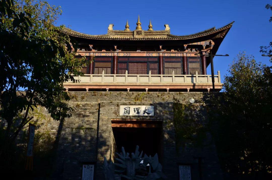 苍山徒步最全攻略｜夏末秋初去大理，苍山碧*欲色**流，洱海烟波浩渺