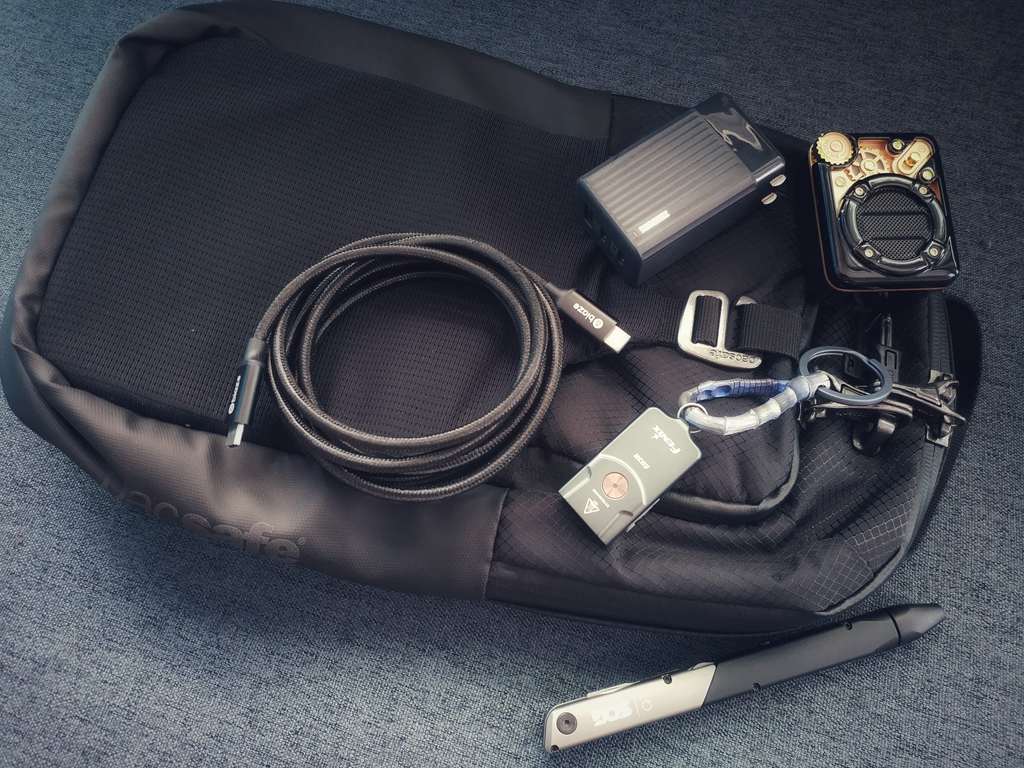 小包包里装些什么,小包包里适合放什么东西