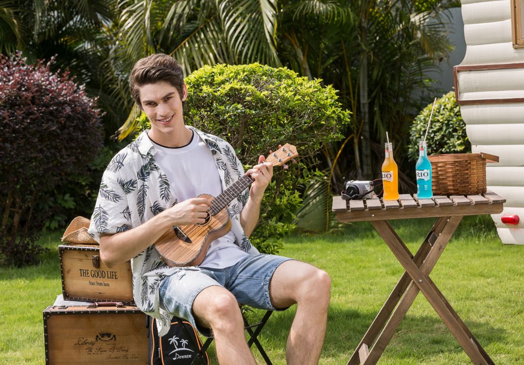 新手入门尤克里里怎么选购,尤克里里买合板琴好还是单板琴好