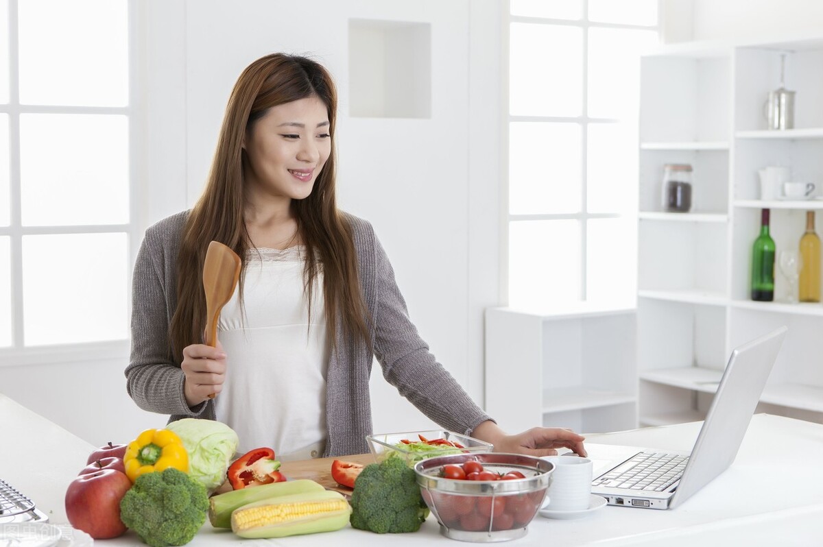 50岁女性更年期症状有哪些,二十多岁有更年期症状