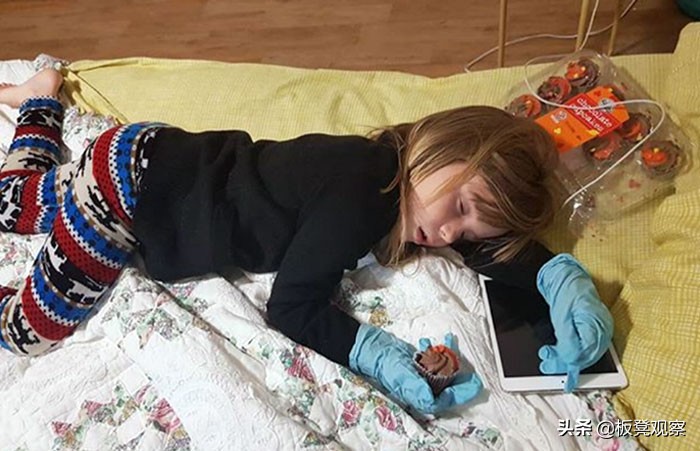 外国小孩的搞笑日常,搞笑外国小孩笑到肚子疼