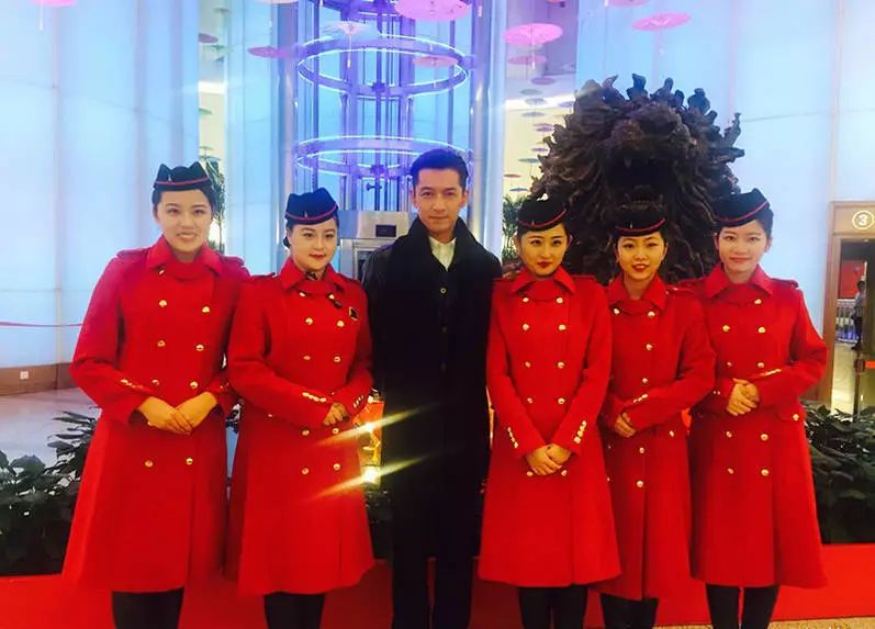 来魔都怎么能不来外滩看看,来魔都旅游