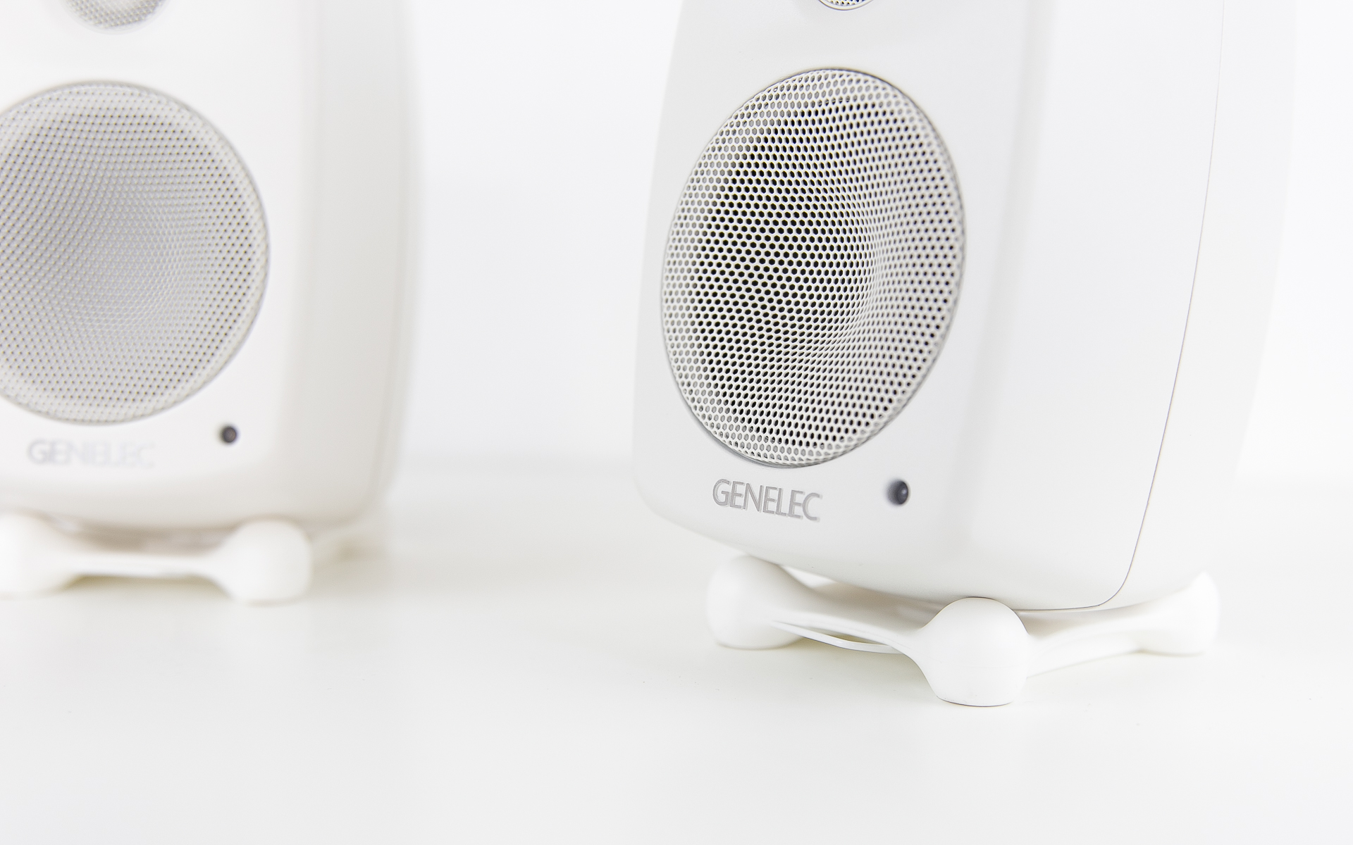真力genelec g1 f1 立体声2.1 (genelec 真力g one g1)