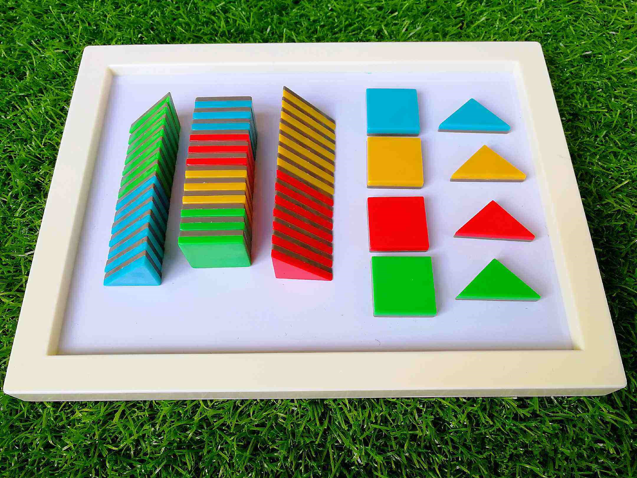 七巧板是古老的中国传统智力玩具,七巧板智力玩具