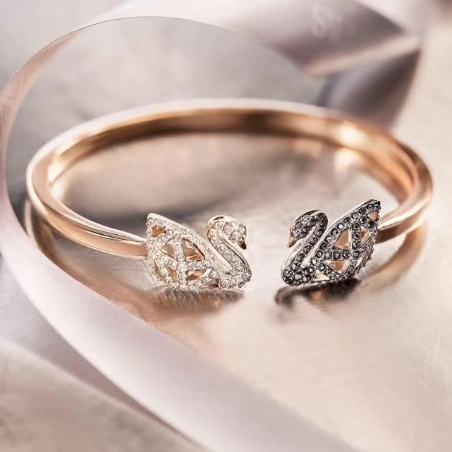 为什么闲鱼的施华洛世奇那么便宜 (为什么闲鱼上施华洛世奇那么便宜)