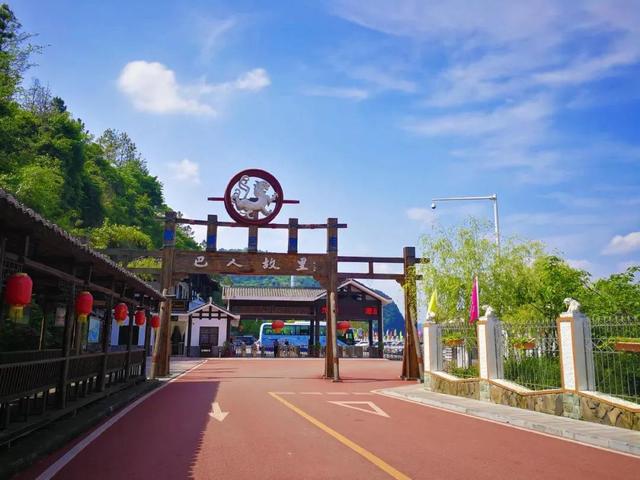 清江画廊风景简介,三百里清江美如画