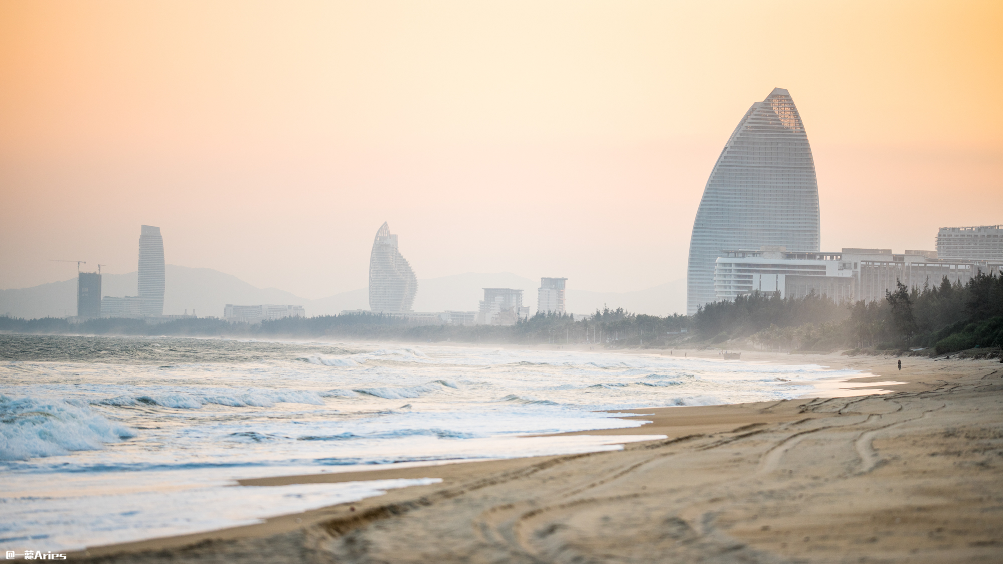 三亚旅游业恢复正常了吗,三亚旅游业恢复到旺季的火爆视频