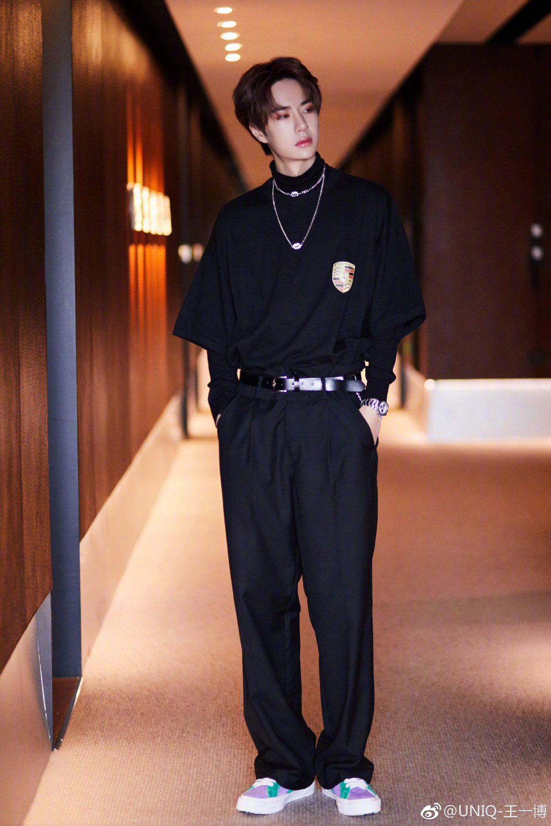 穿搭男生潮流大牌,男明星冬季最帅休闲运动穿搭