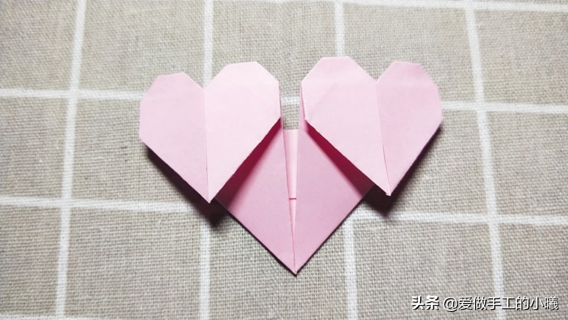 爱心书签用一个正方形纸怎么折,怎样用很小的白纸做一个爱心书签