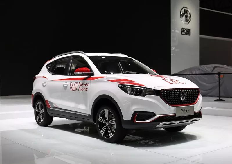 优衣库联名疯抢视频,roylichtenstein联名优衣库