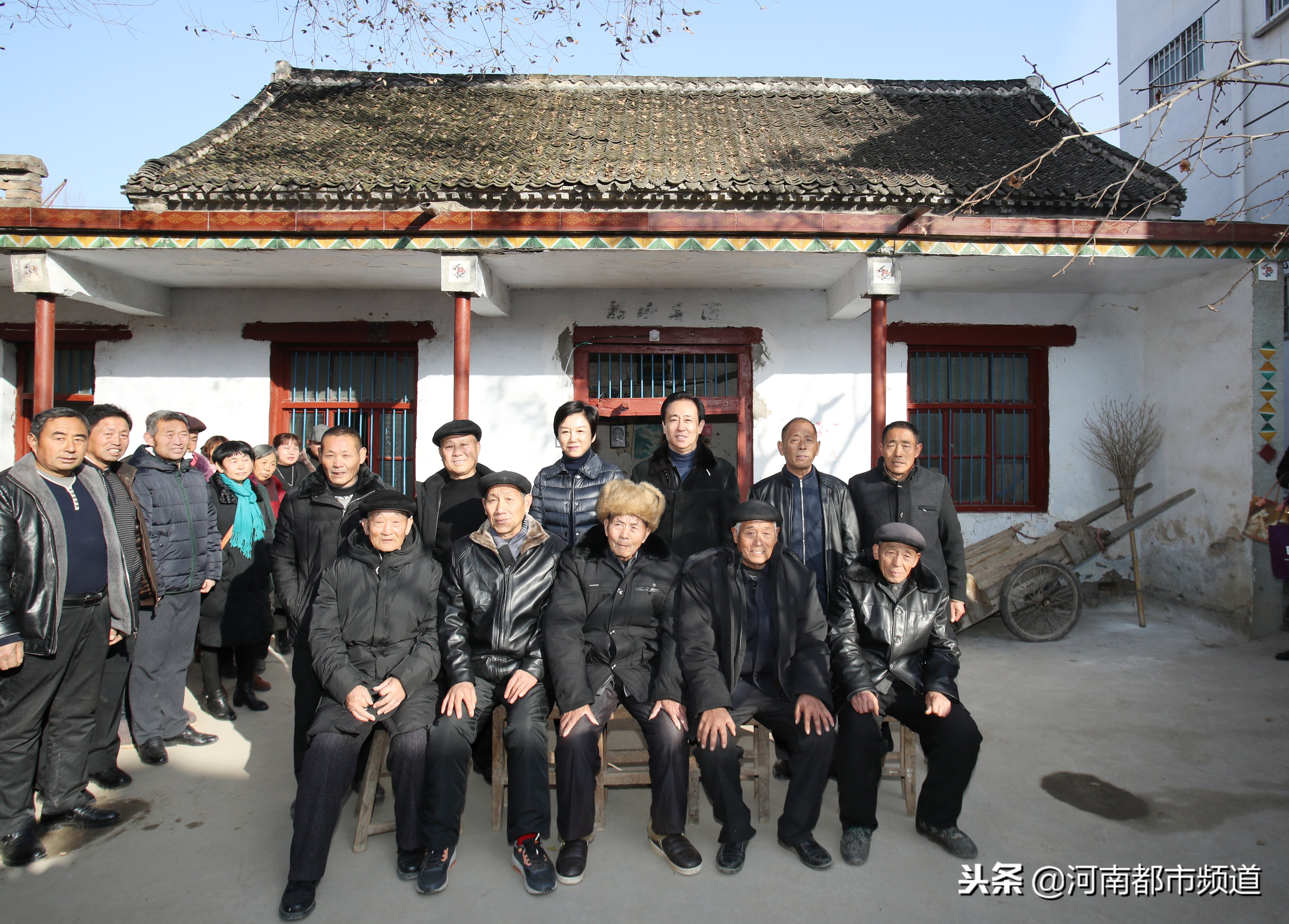 许家印阔别20年再回乡,许家印回故乡完整视频