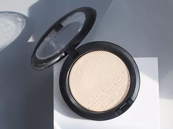 山根低整形变高,山根显形怎么修容