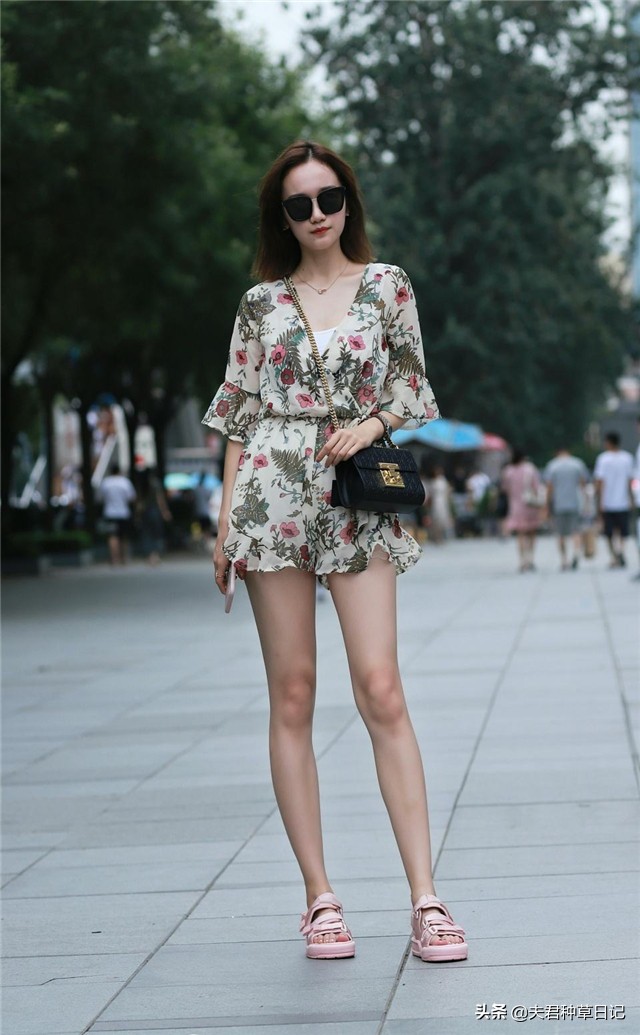 春秋裙子搭配什么鞋子40-50岁,夏天穿裙子搭配什么鞋好看