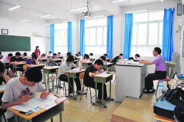 高考前是复习基础还是刷题,高考提分应该背还是刷题