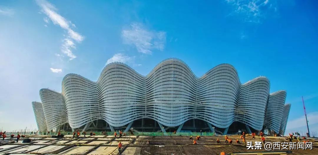 西安石榴花奥体中心,西安奥体中心长安花绽放