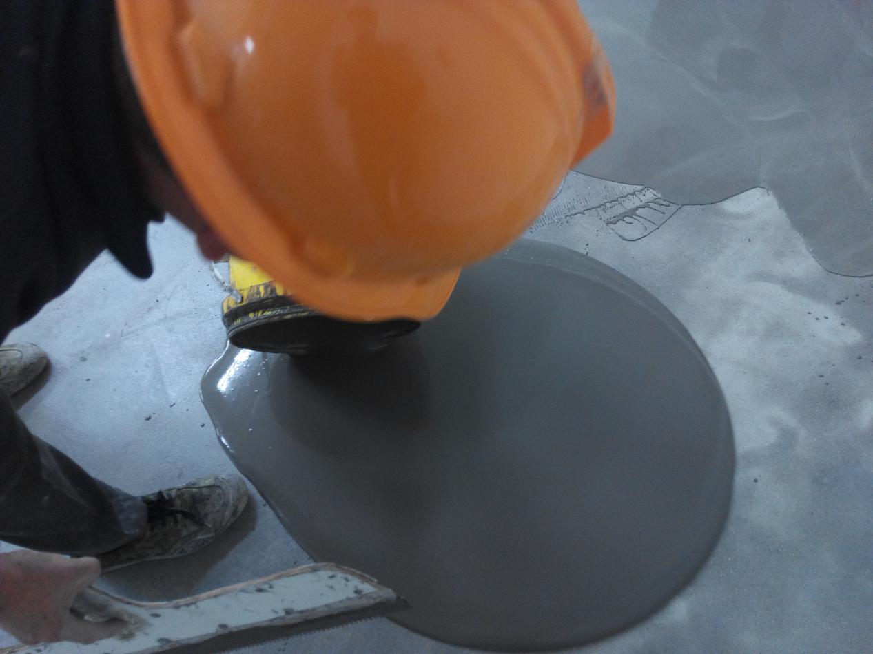 自流平找平厚度2公分价格,高强度水泥自流平找平厚度