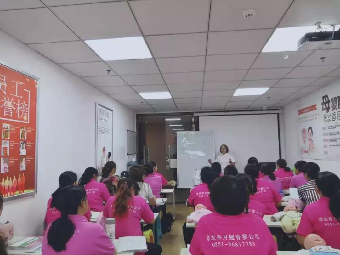 为什么宝宝洗澡总哭闹,宝宝洗澡老是哭闹怎么办