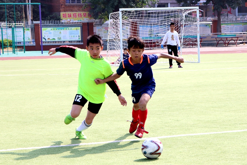 天下足球谁与争锋高清完整版,足坛谁与争锋