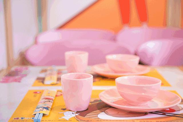 上海蜡笔小新吃饭餐厅,上海蜡笔小新主题餐厅吃什么