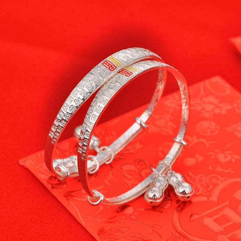 小孩适合戴银饰吗,小孩子戴银饰还是金饰好呢