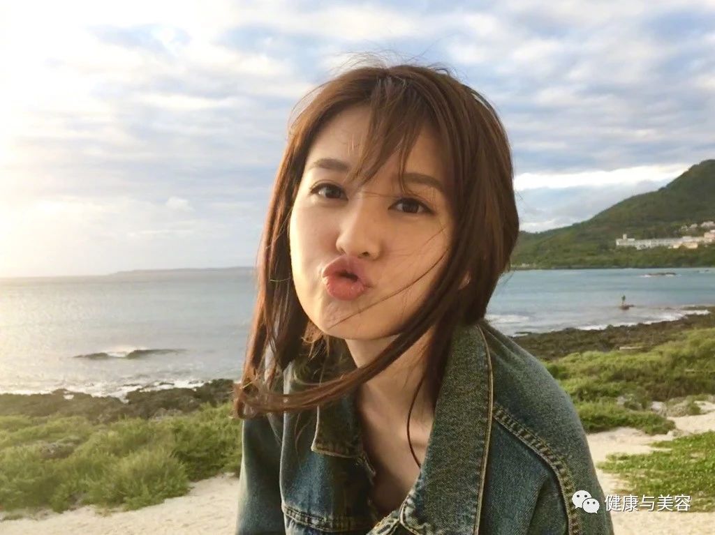 乔欣现实版粉底液 (乔欣化妆包护肤)