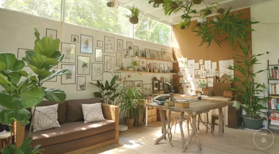 夫妻深山打造500万别墅,90后夫妻隐居山林自建小屋